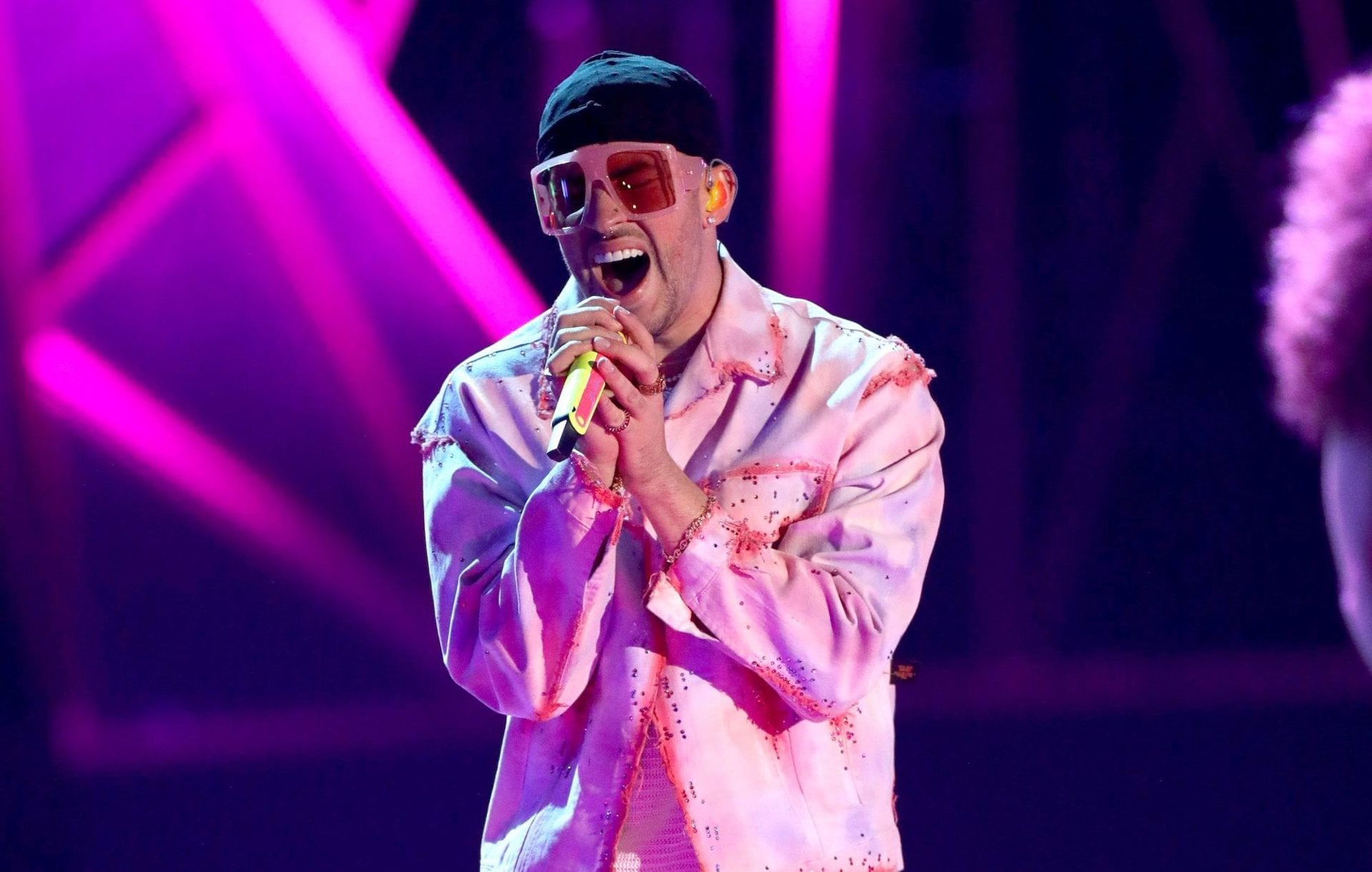 Bad Bunny - Debi Tirar Mas Fotos World Tour